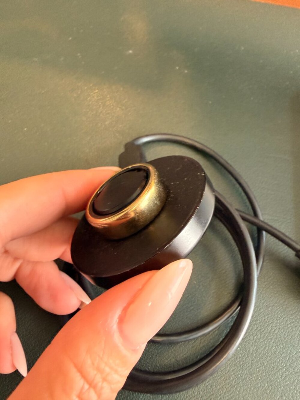 Oura Ring Gen 3 Heritage Gold Size 9 Smart Health Tracker - Picture 2 of 2